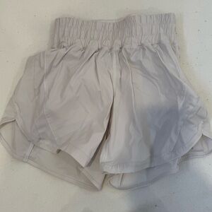 LULULEMON Hotty Hot Short